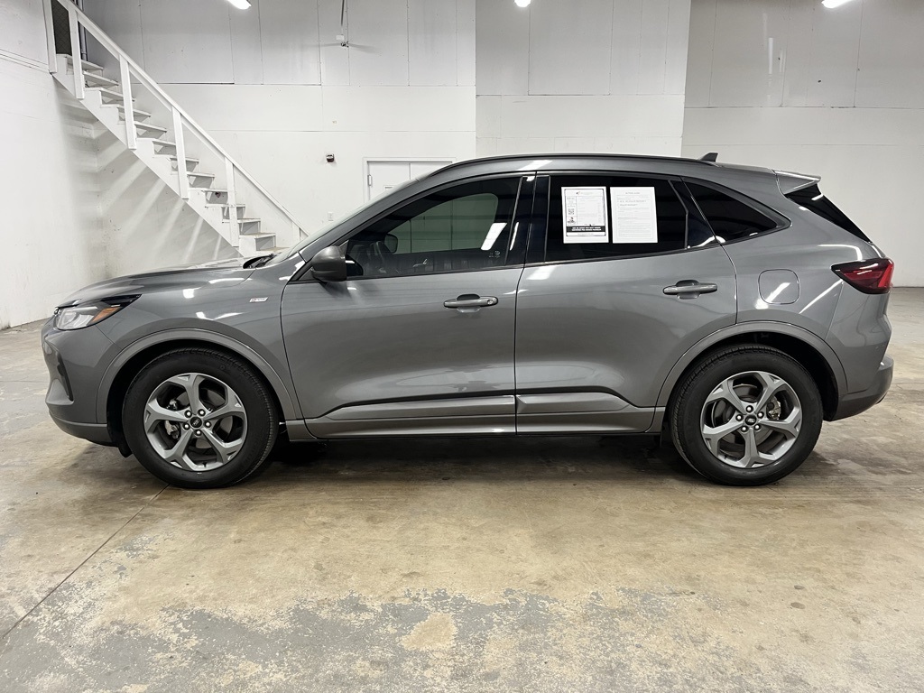 2023 Ford Escape ST-Line photo 4