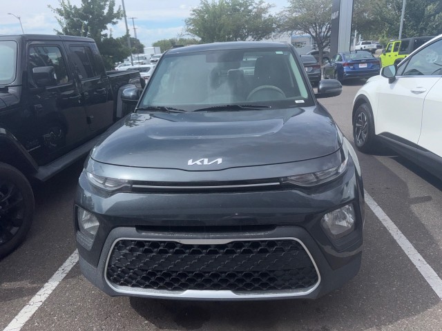 Used 2022 GRAVITY GR Kia LX image 2