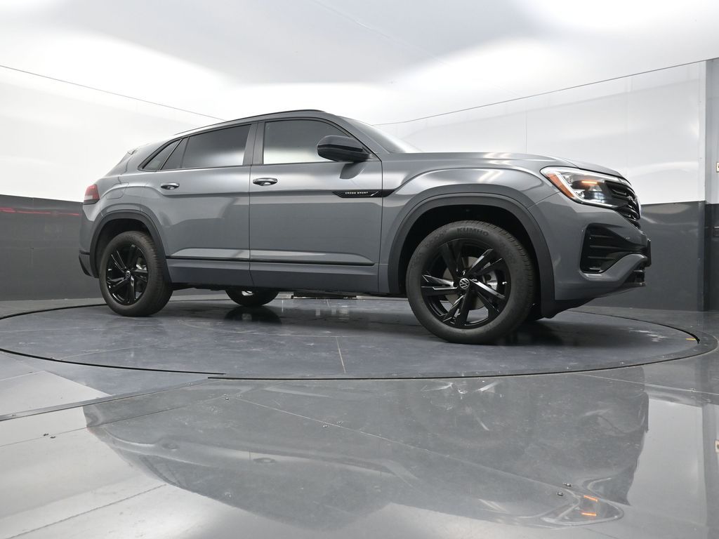 2025 Volkswagen Atlas Cross Sport SEL R-Line photo 23