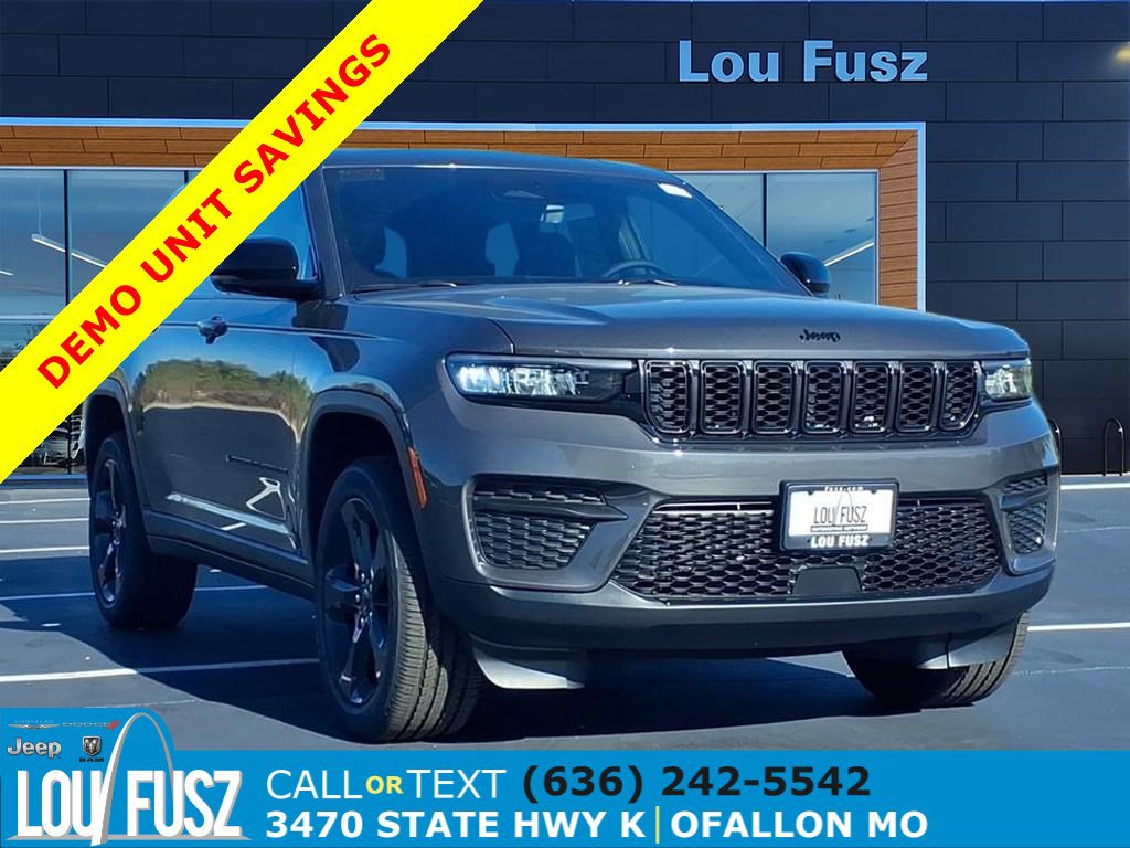 2025 Jeep Grand Cherokee Altitude's photo