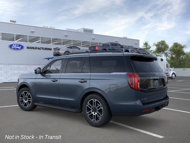 2025 Ford Expedition photo 4