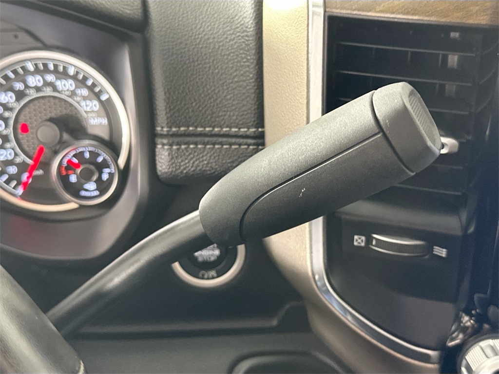 2024 Ram 2500 Laramie photo 18