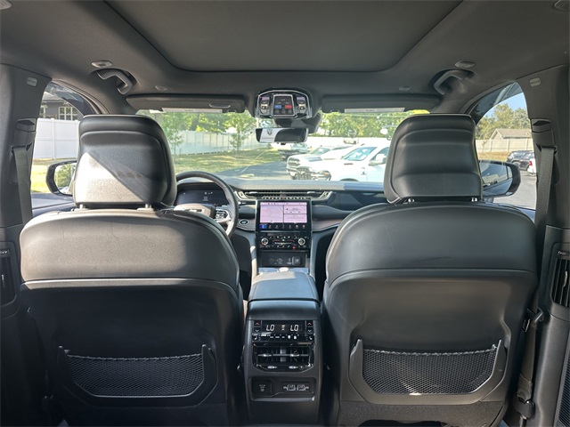 2022 Jeep Grand Cherokee Summit photo 11