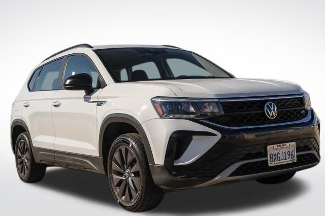 2022 Volkswagen Taos S photo 3
