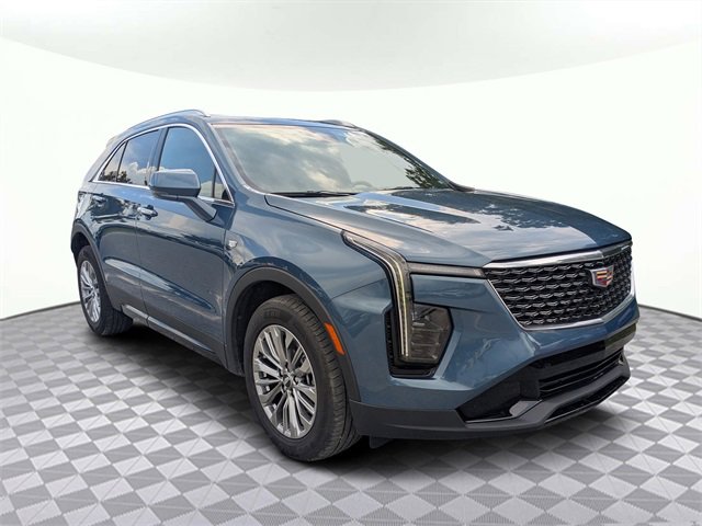 2024 Cadillac XT4 Premium Luxury photo 2