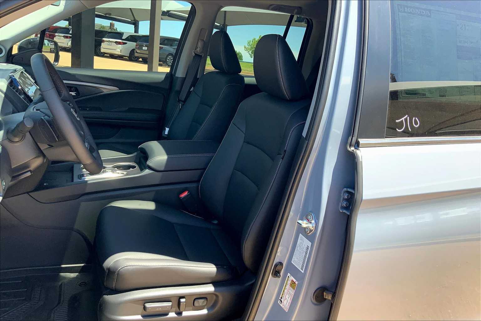 2025 Honda Ridgeline RTL photo 10