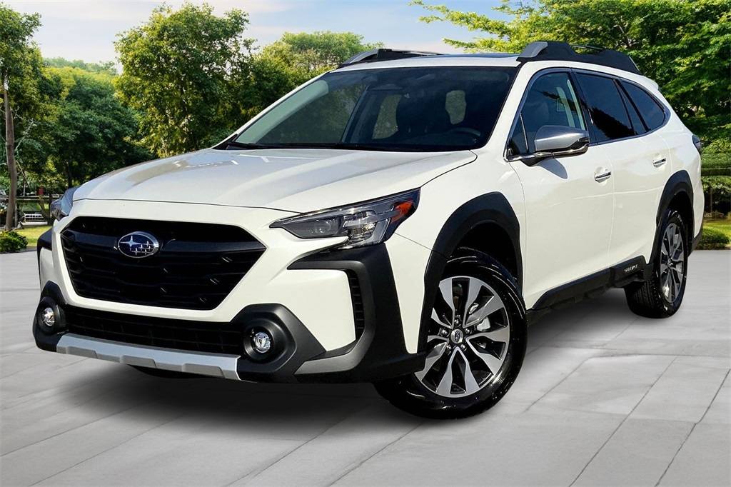 2025 Subaru Outback Touring's photo