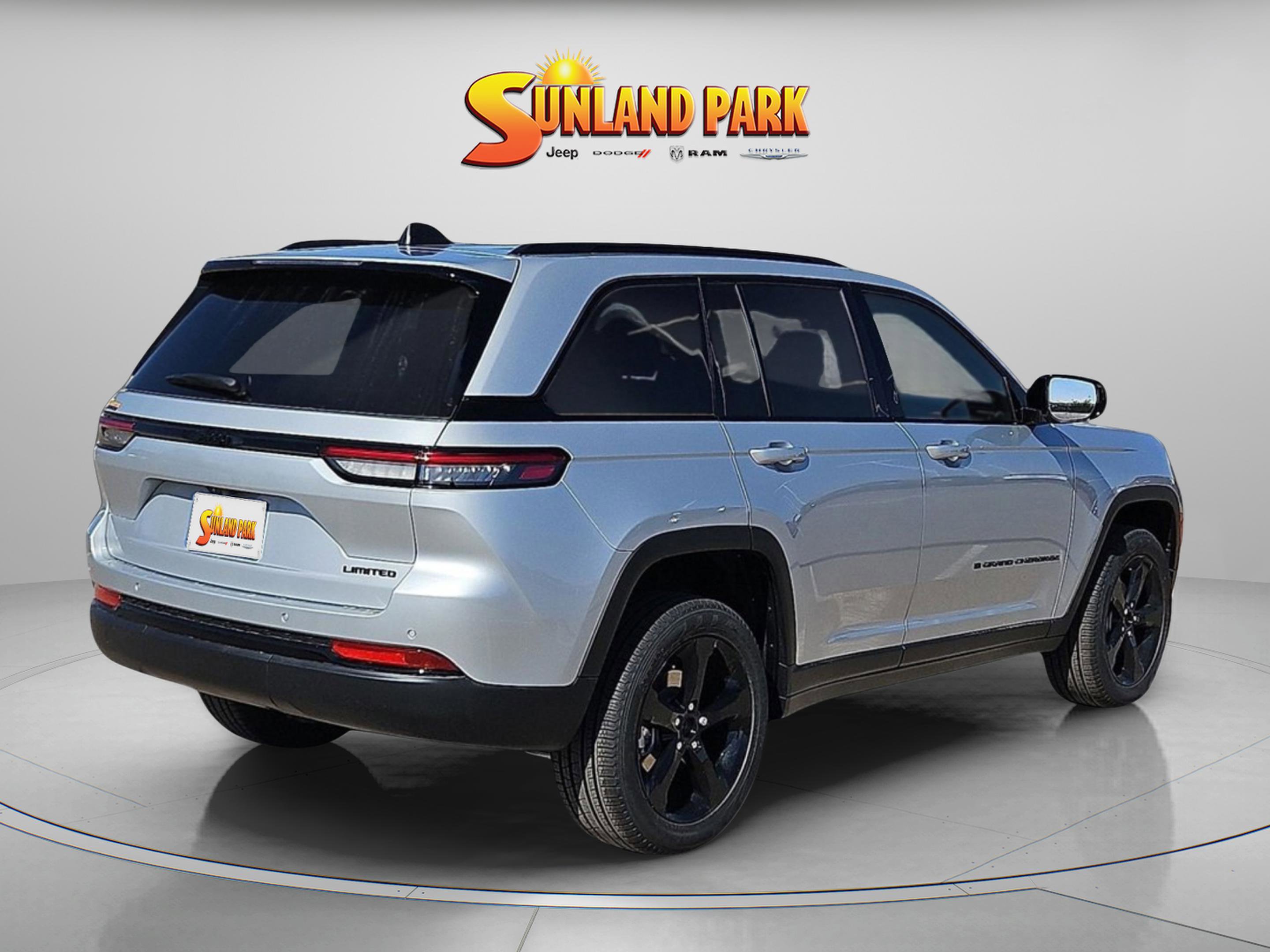 2025 Jeep Grand Cherokee Limited photo 4