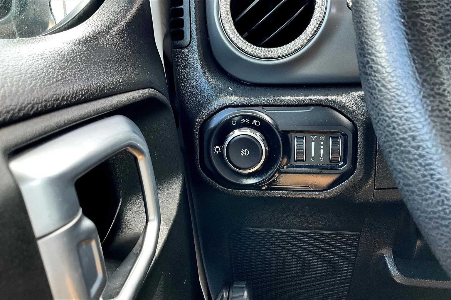 2022 Jeep Wrangler Sport photo 31