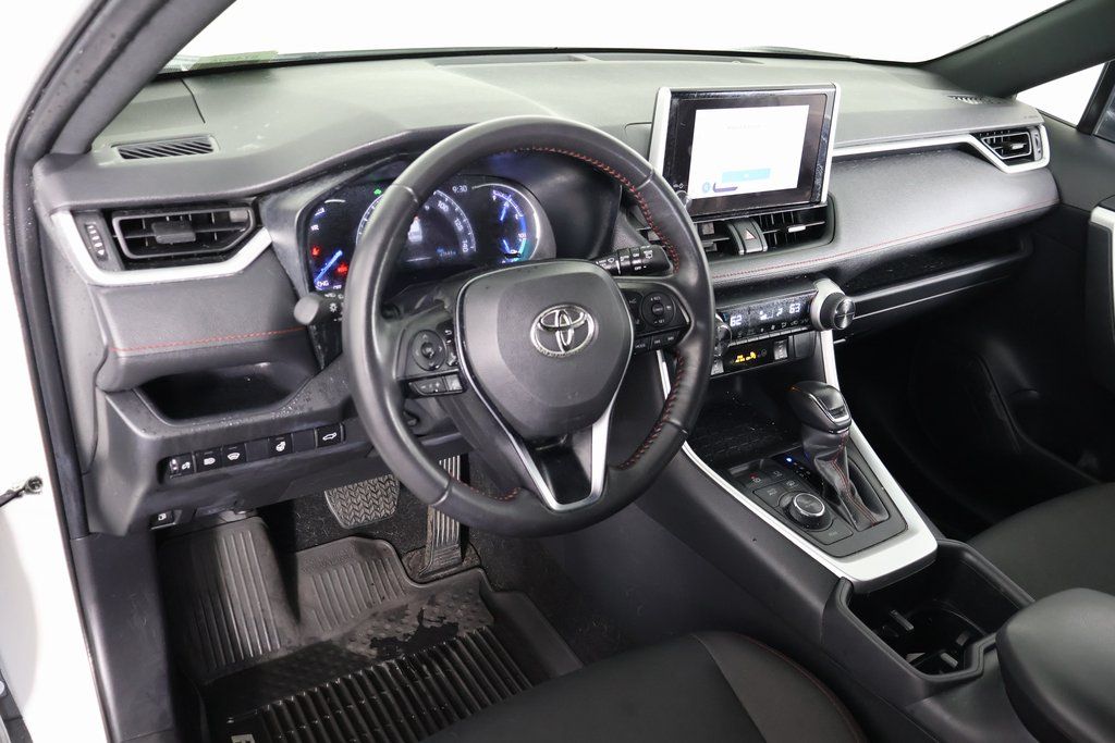 2024 Toyota RAV4 Prime SE photo 4