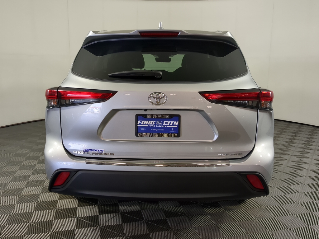 2022 Toyota Highlander XLE photo 7