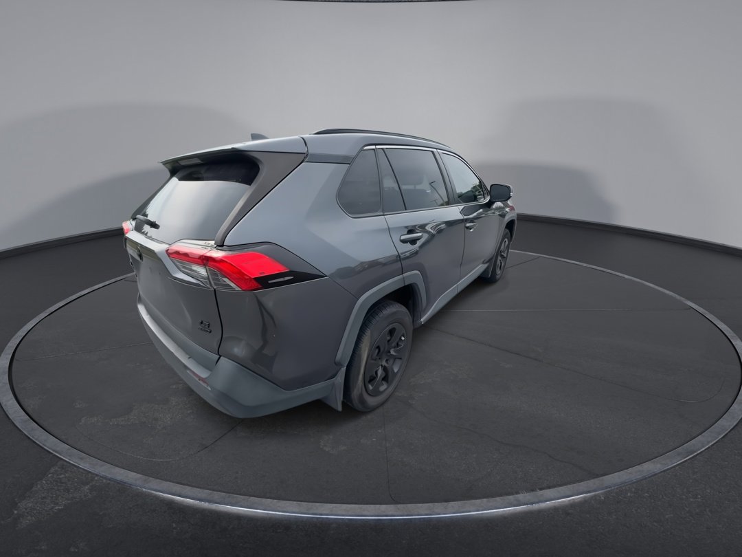2019 Toyota RAV4 LE photo 8