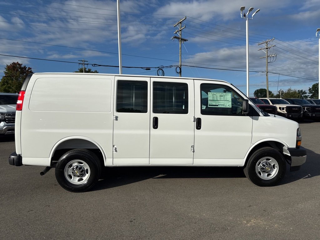 2025 Chevrolet Express 2500 Work Van photo 3