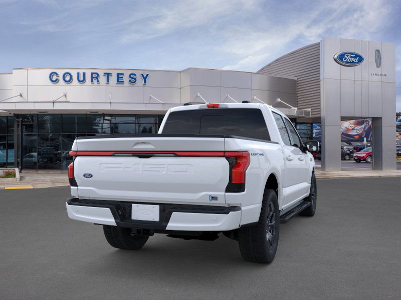 2025 Ford F-150 Lightning Lariat photo 8