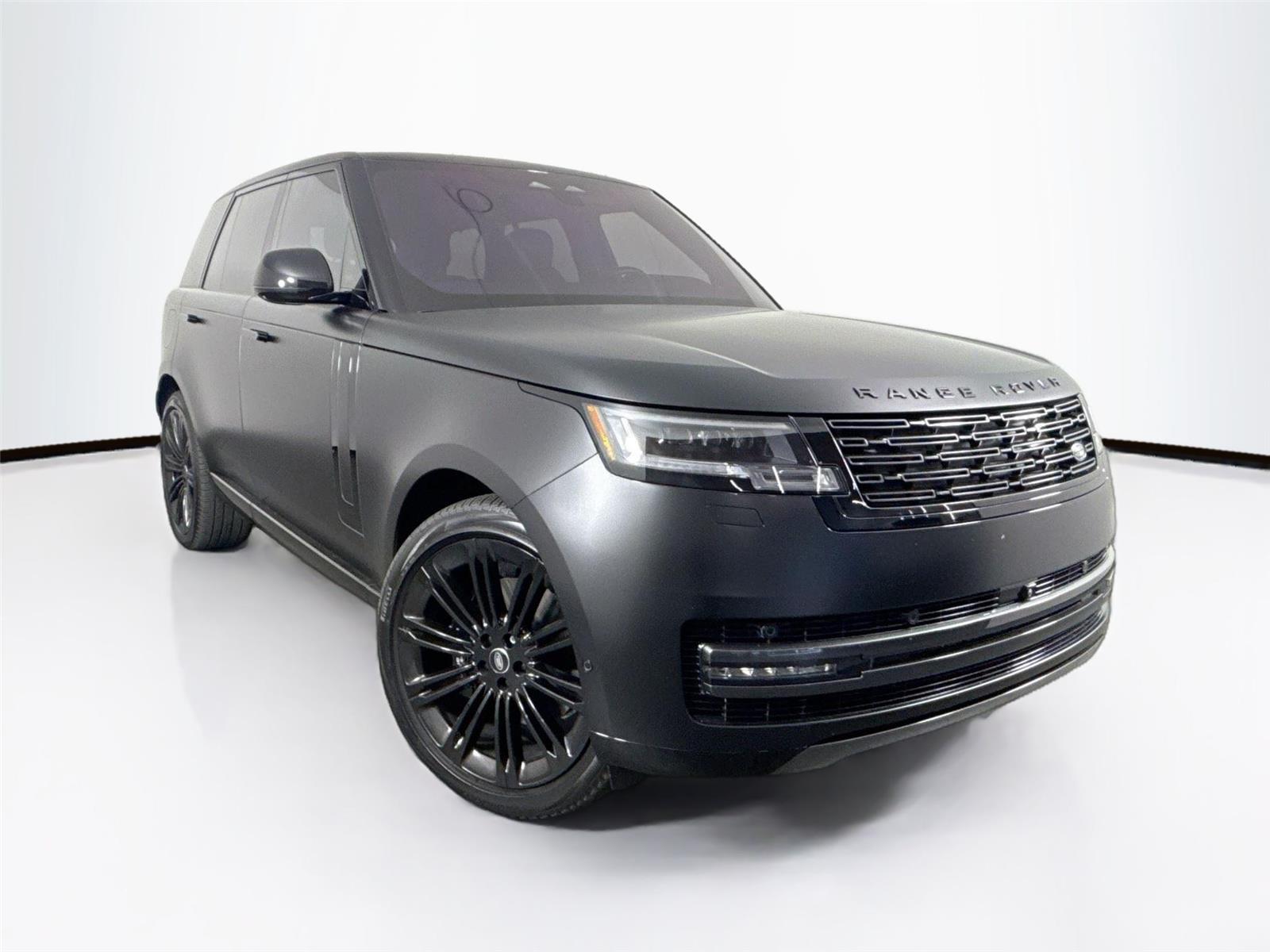 2023 Land Rover Range Rover SE photo 4