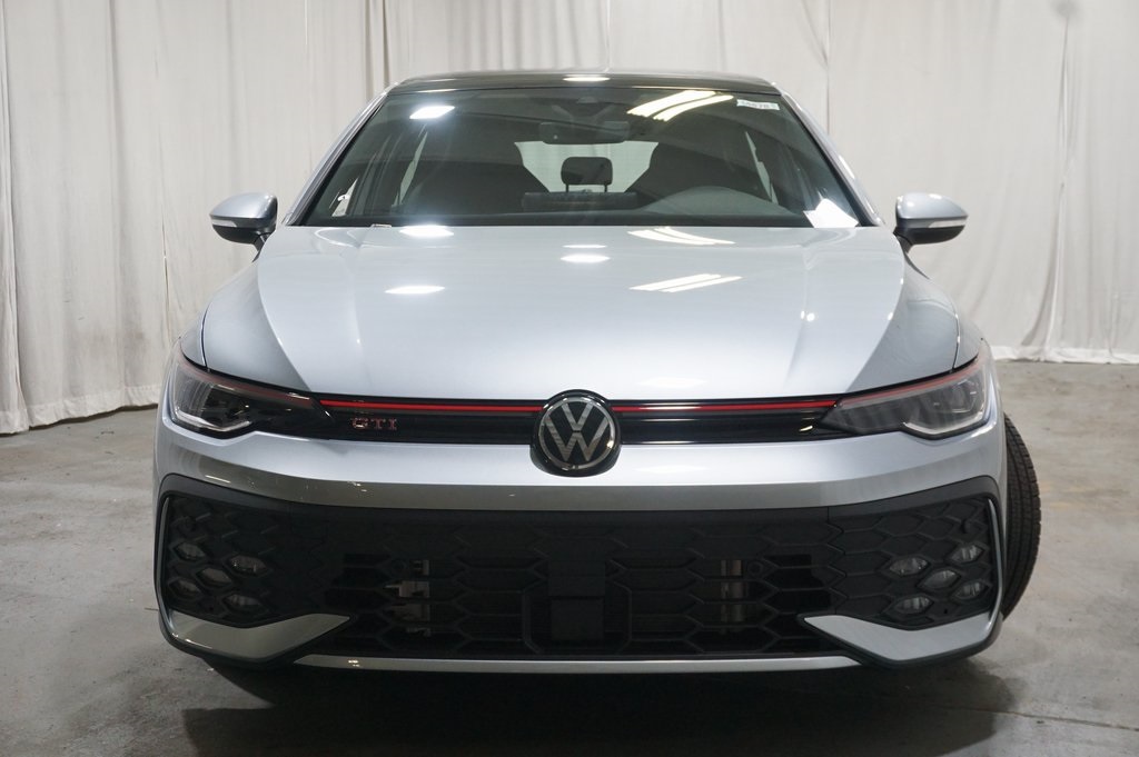 2025 Volkswagen Golf GTI SE photo 4