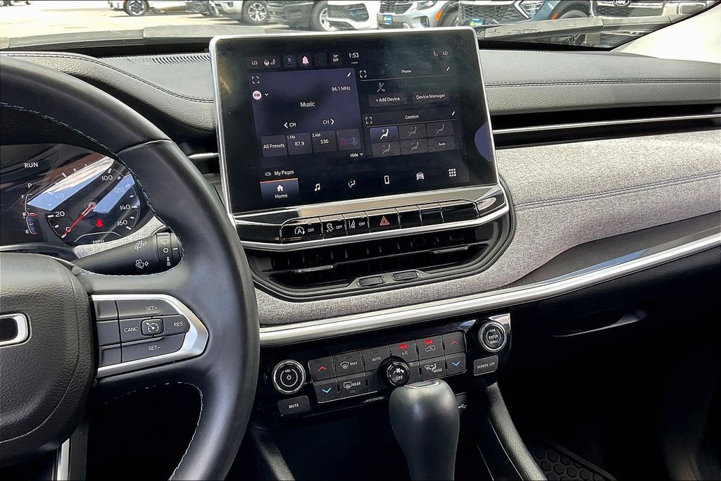 2022 Jeep Compass Latitude photo 17