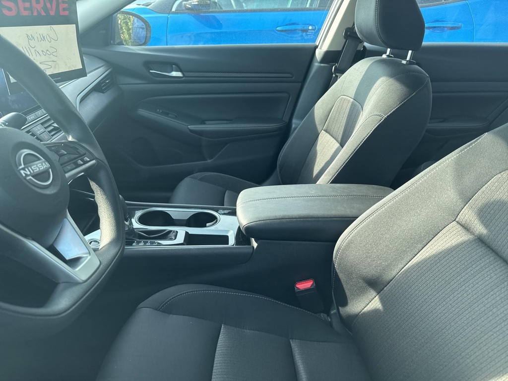 2024 Nissan Altima 2.5 SV photo 9