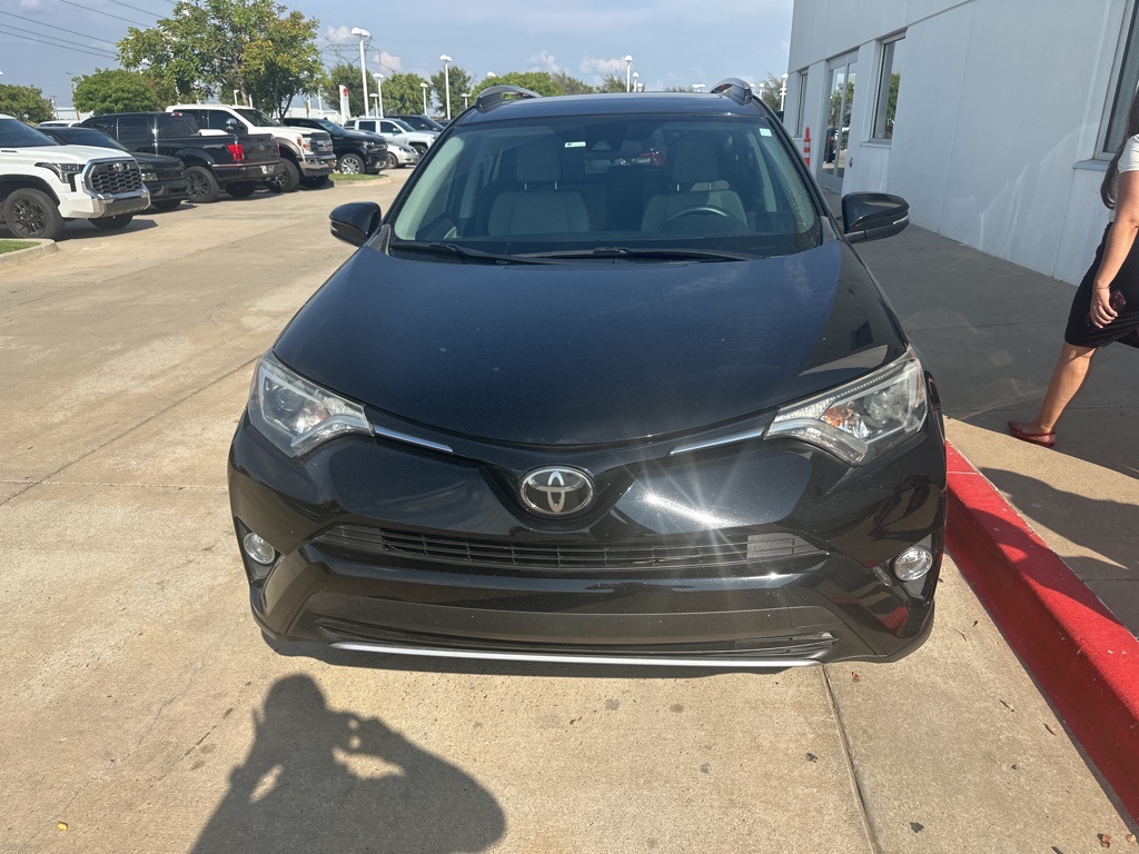 2018 Toyota RAV4 Adventure XLE photo 2