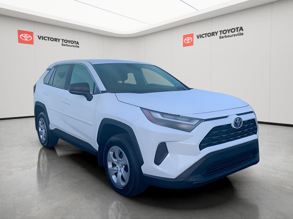 2025 Toyota RAV4 LE's photo