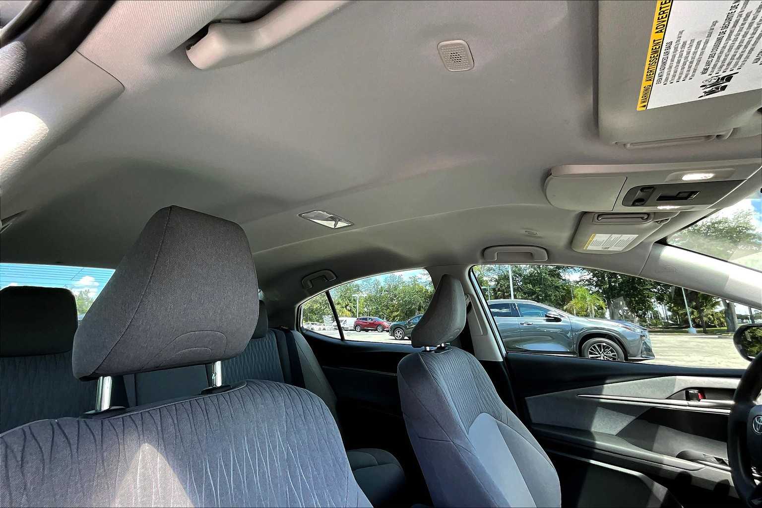2025 Toyota Camry LE photo 12
