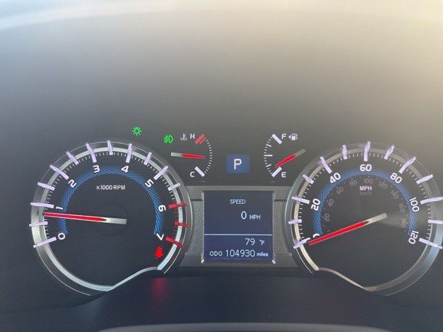 2019 Toyota 4Runner SR5 photo 2