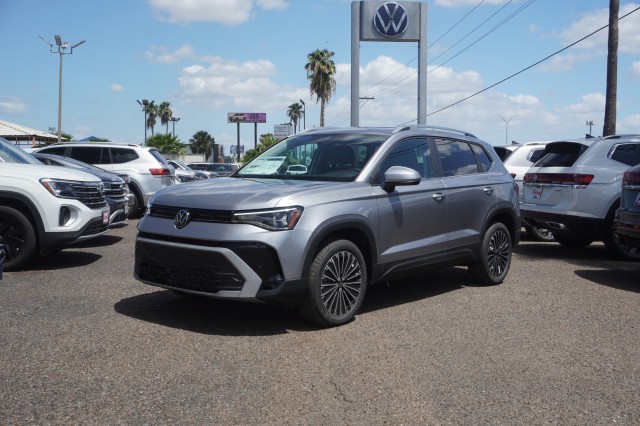 2025 Volkswagen Taos SE's photo