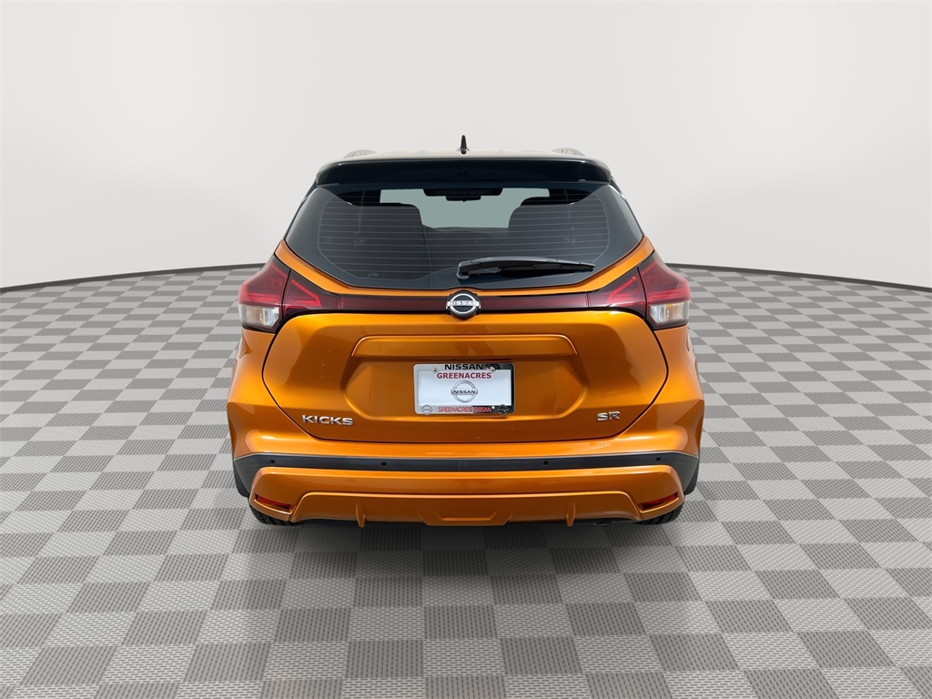 2023 Nissan Kicks SR photo 7