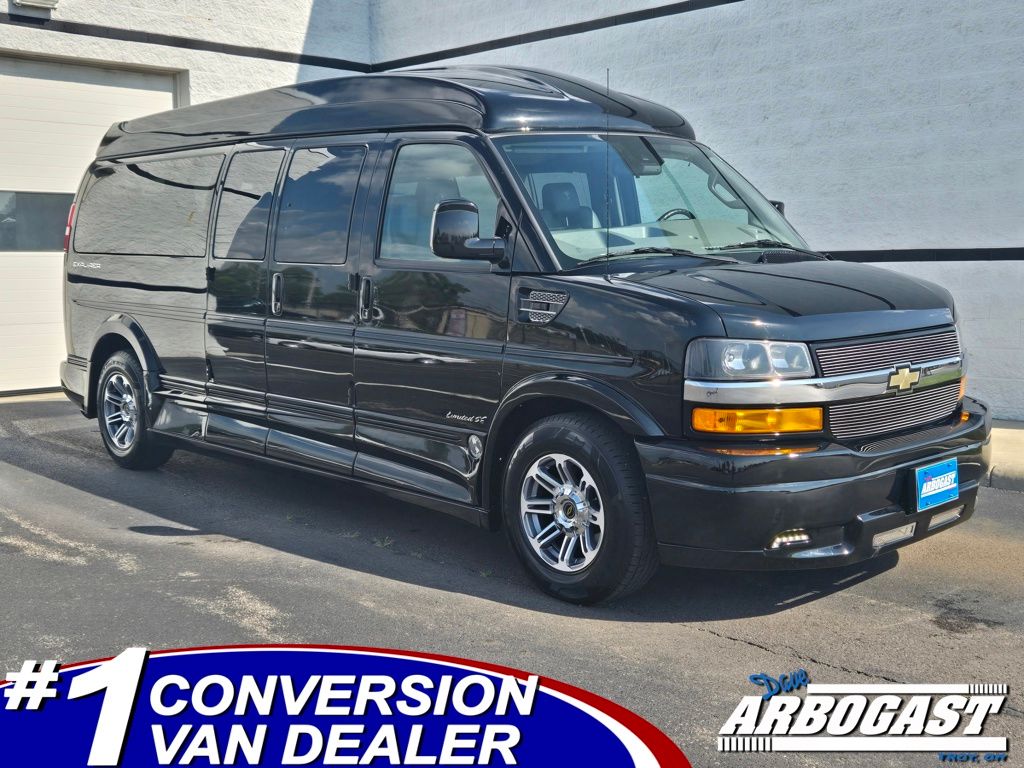 2022 Chevrolet Express Cargo Work Van's photo