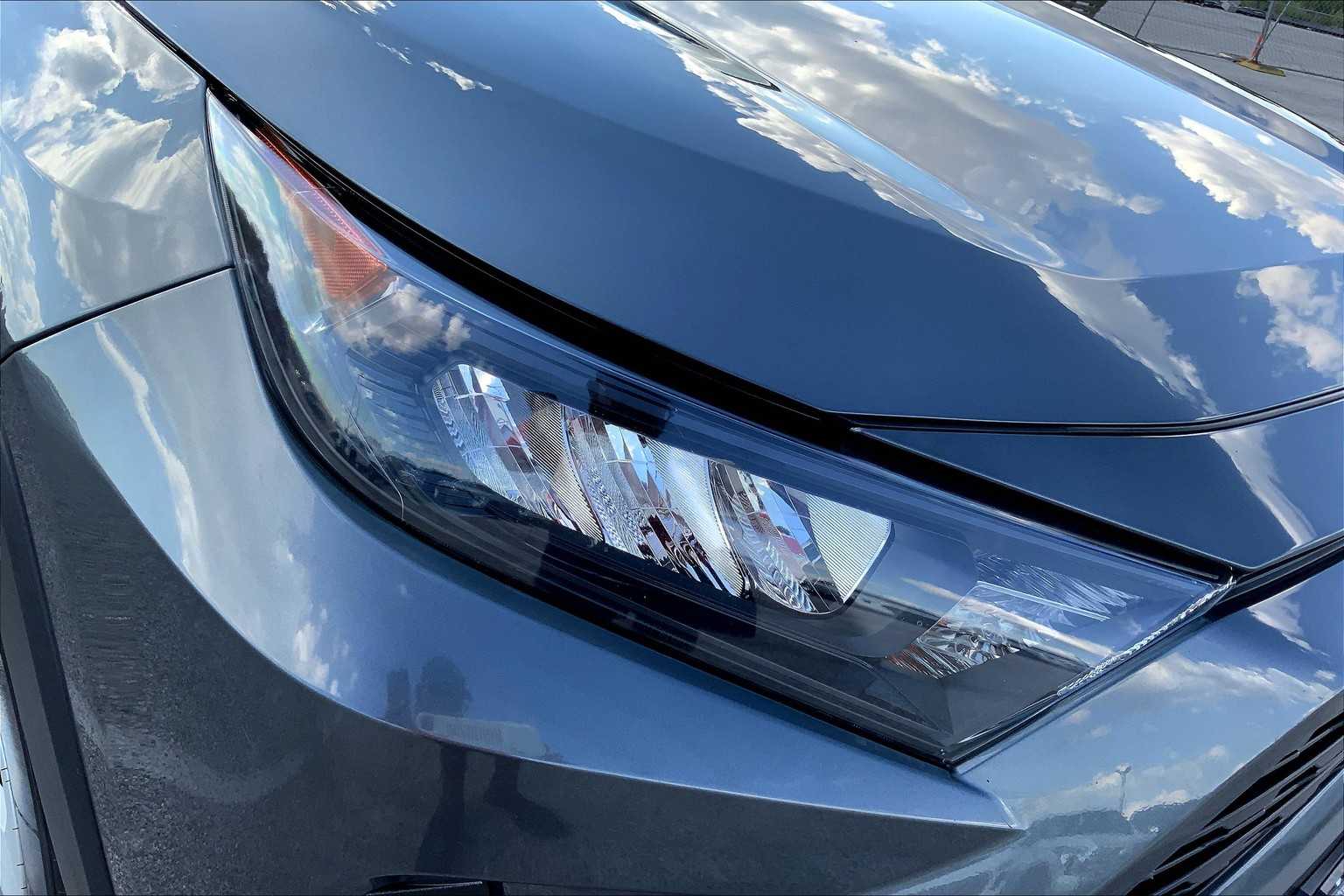 2019 Toyota RAV4 LE photo 26