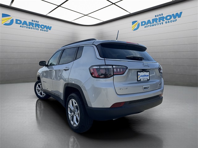 2025 Jeep Compass Latitude photo 3