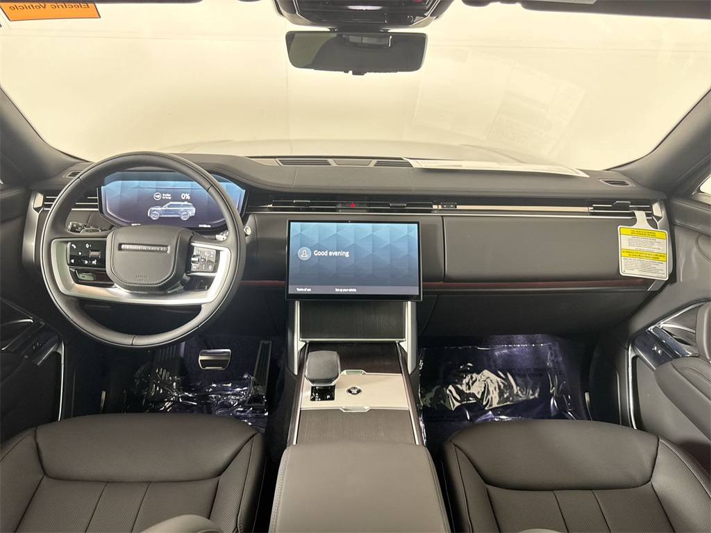 2025 Land Rover Range Rover SE photo 18