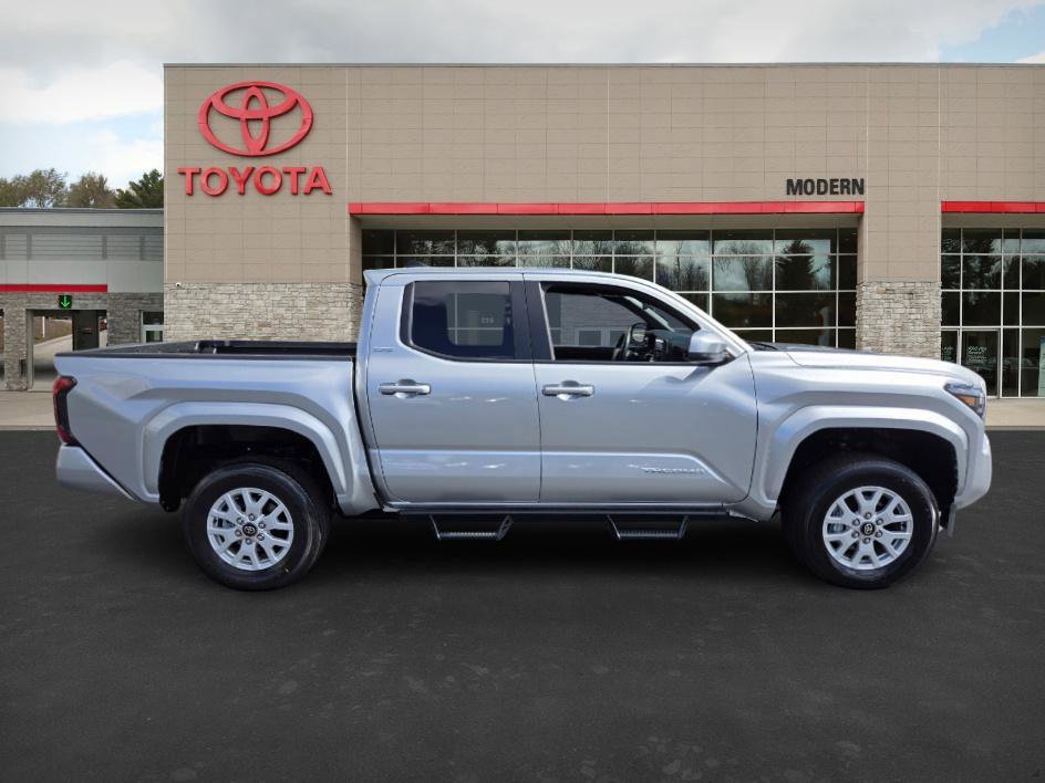 2024 Toyota Tacoma SR5 photo 4