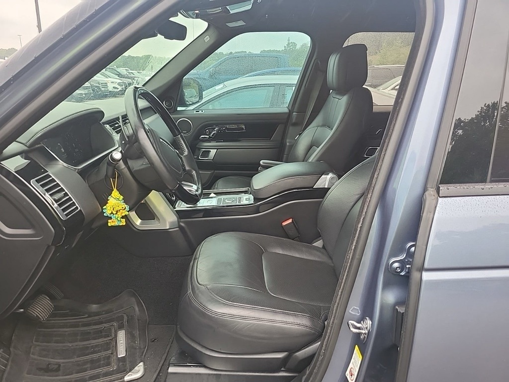 2020 Land Rover Range Rover HSE photo 10