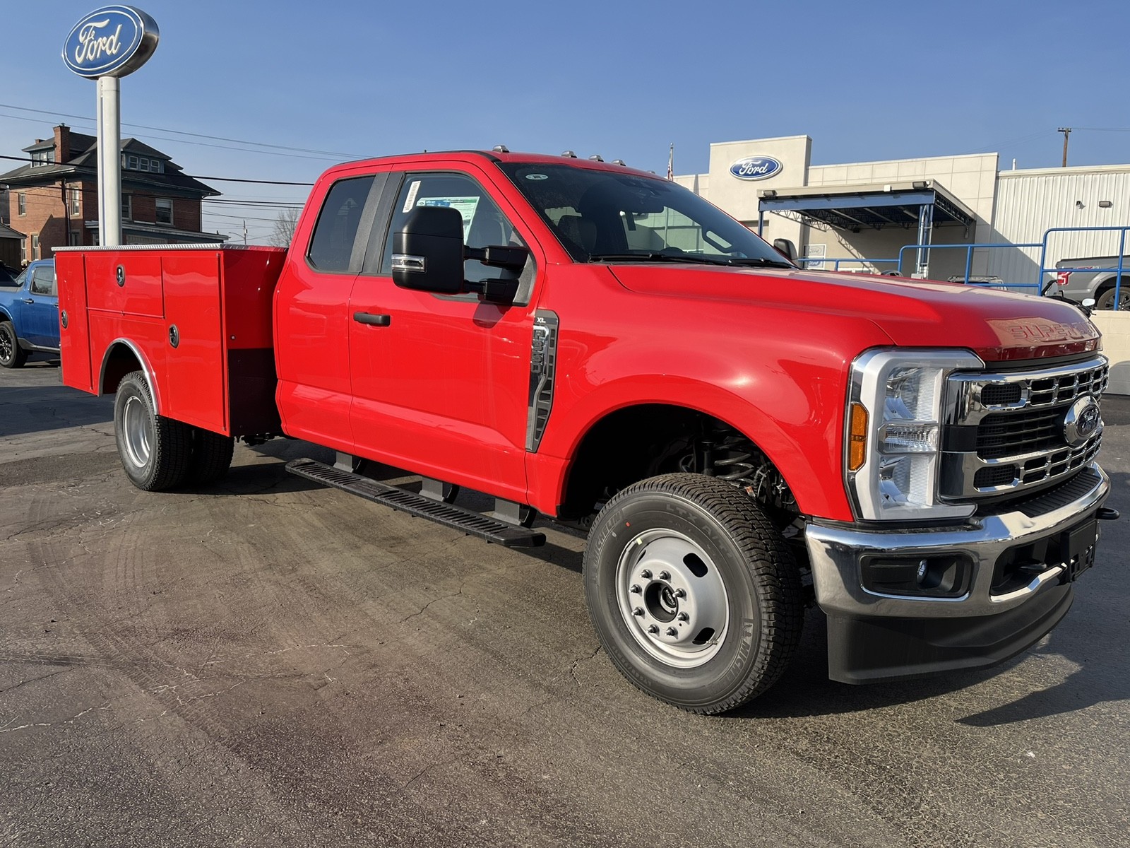 2025 Ford F-350 Super Duty Chassis Cab XL's photo