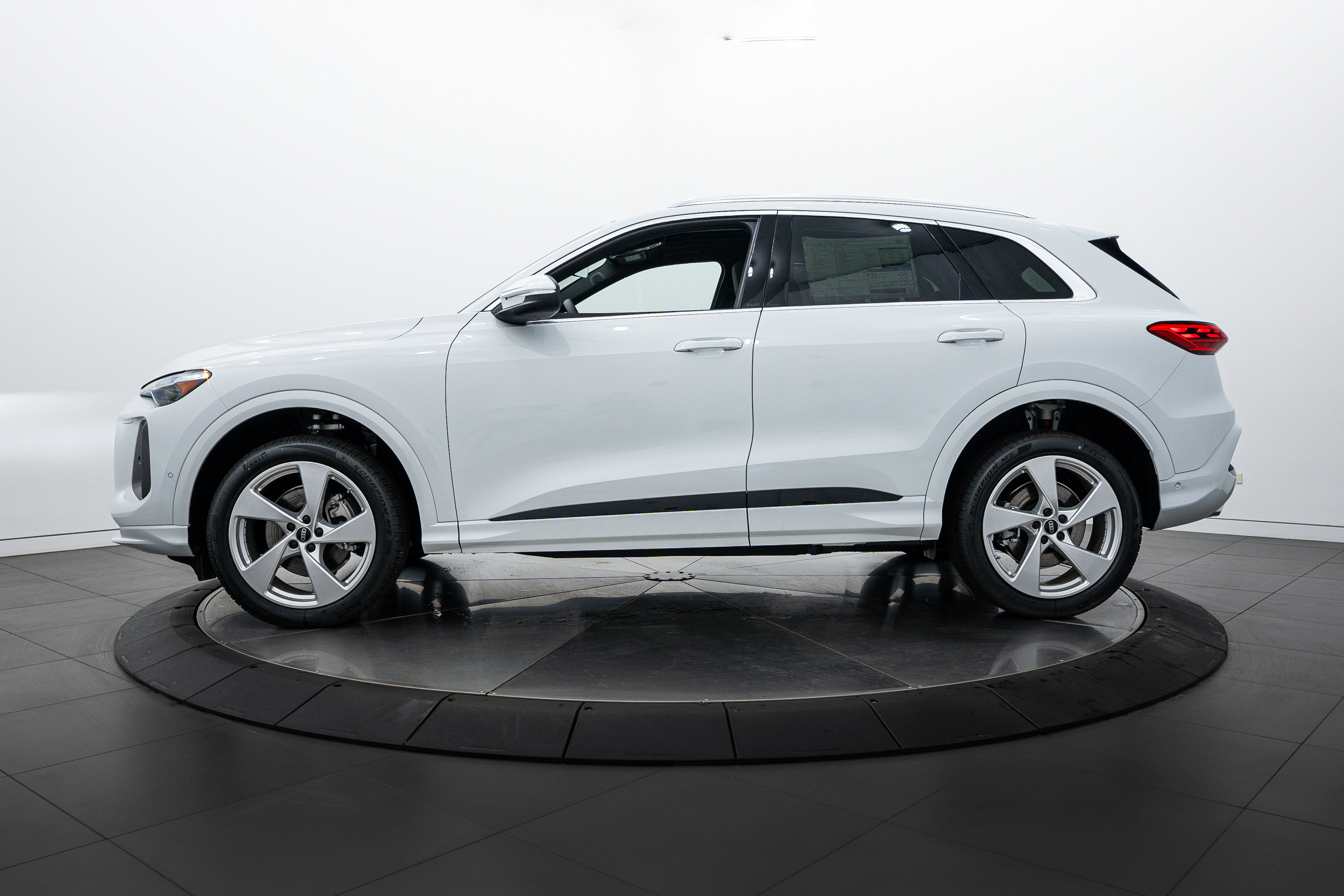 2025 Audi Q5 Premium Plus photo 6