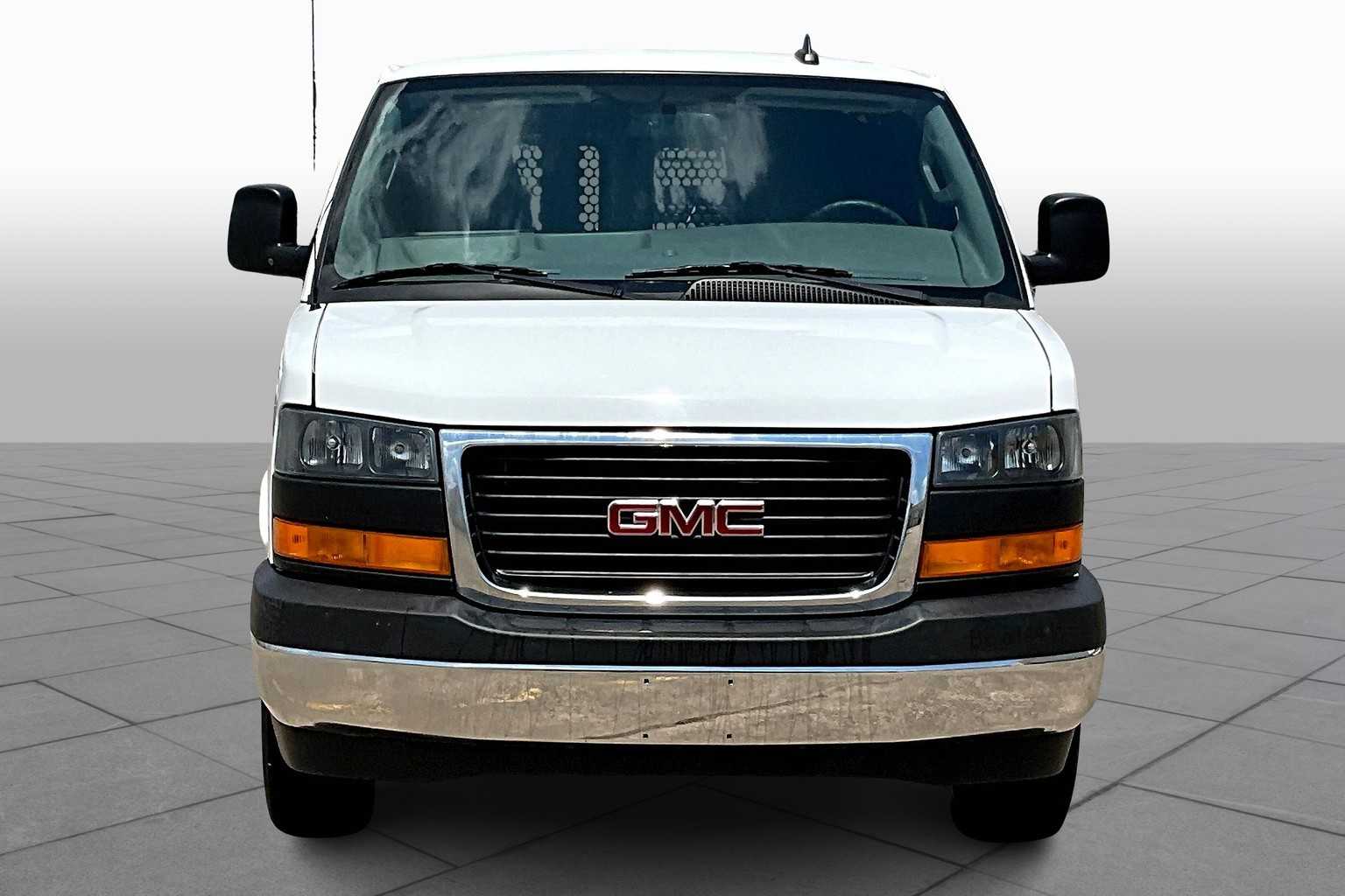 2023 Gmc Savana 2500 Cargo photo 3