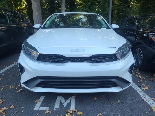 2023 Kia Forte LXS photo 2