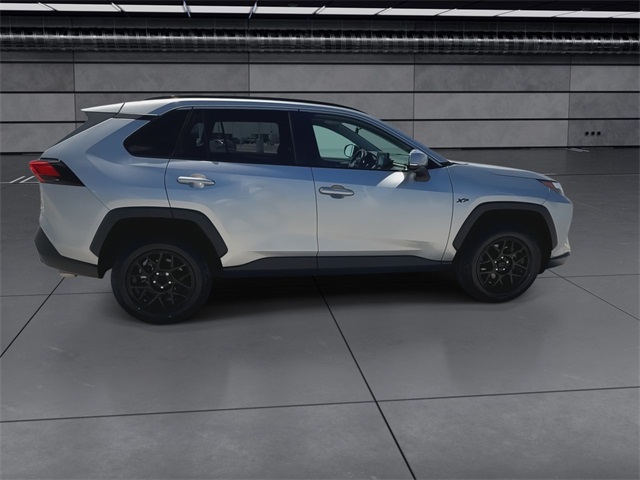 2022 Toyota RAV4 XLE photo 9
