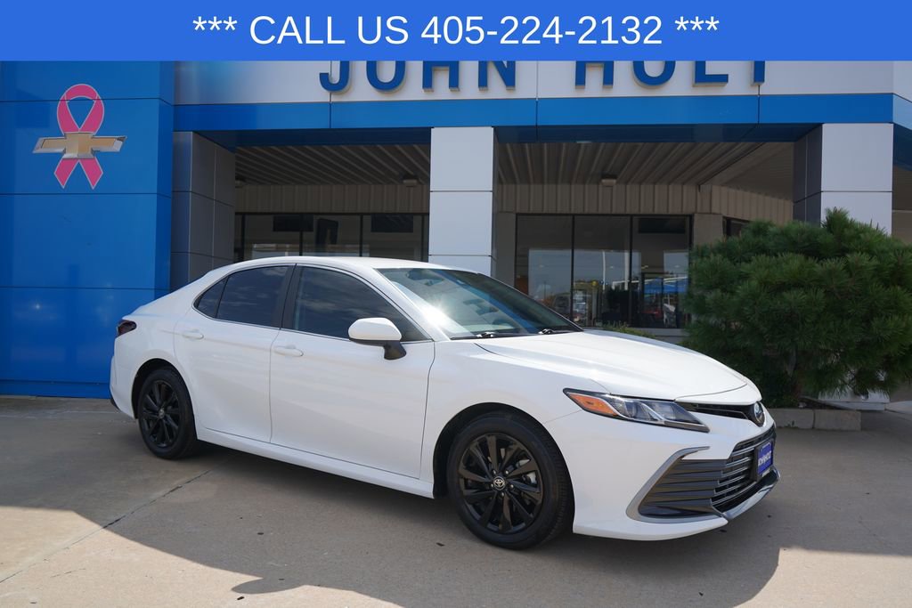 2024 Toyota Camry LE photo 2