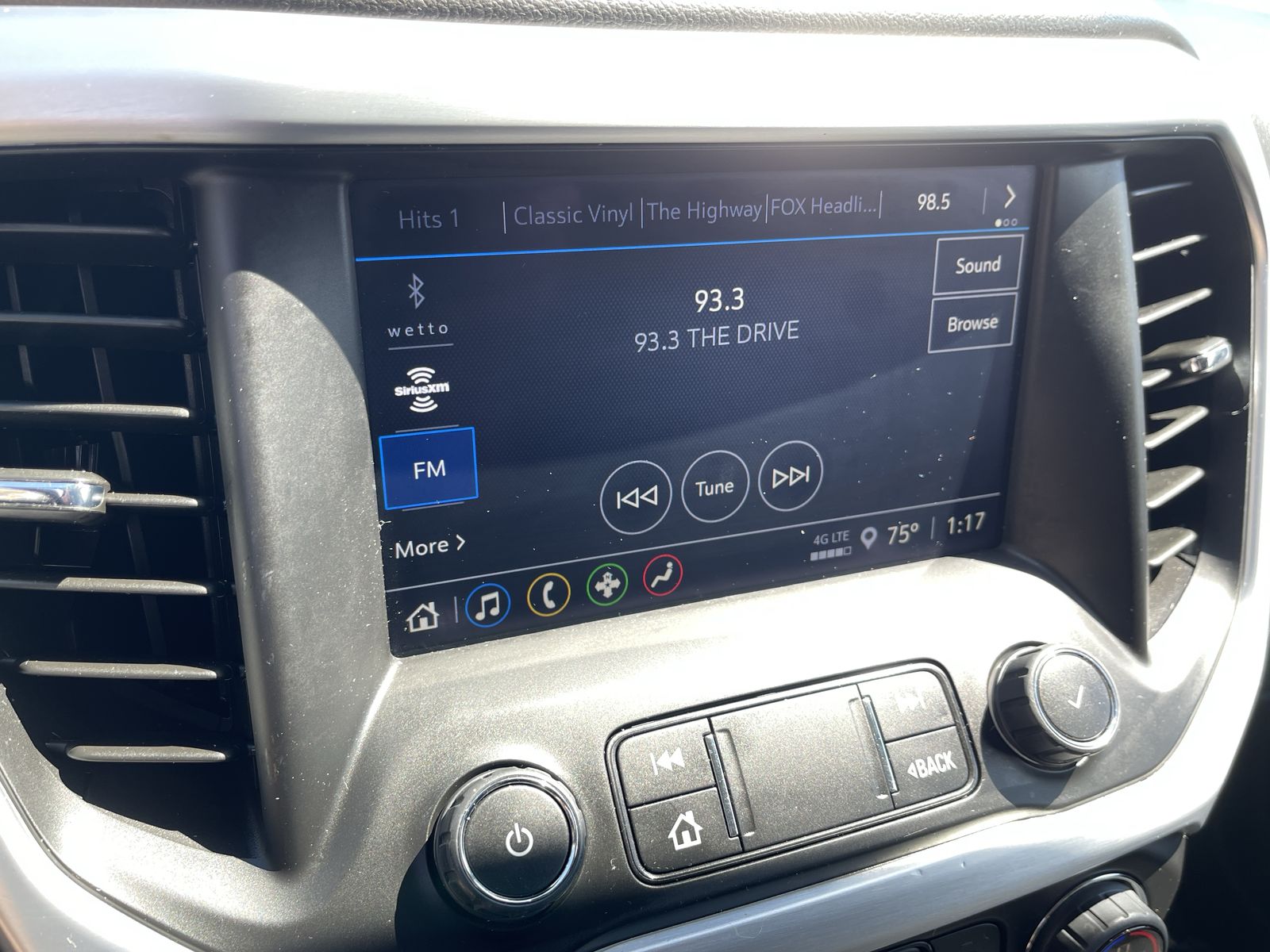 2023 Gmc Acadia SLE photo 8