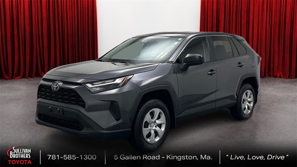 2024 Toyota RAV4 LE's photo