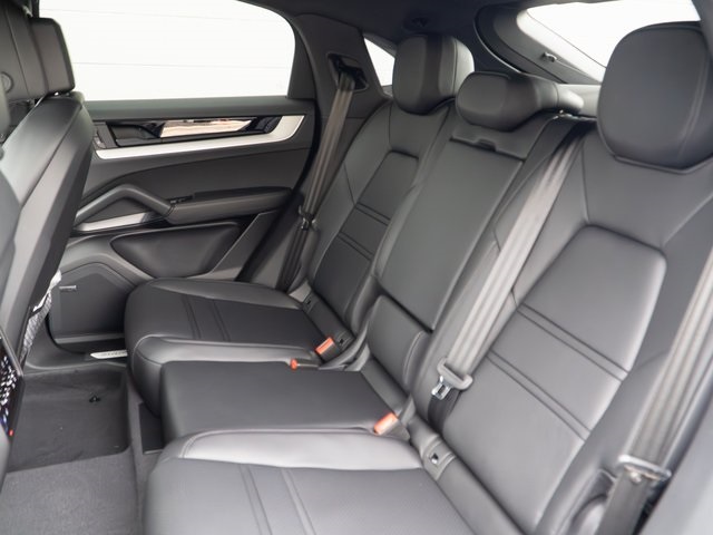 2026 Porsche Cayenne Coupe photo 12