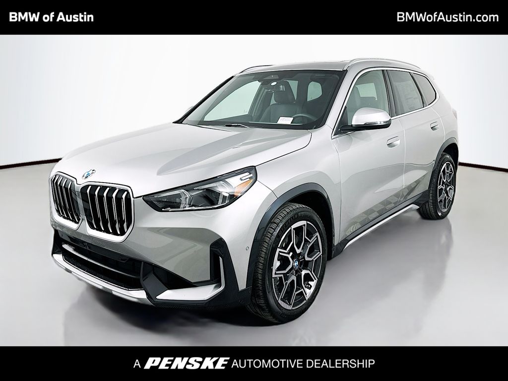 2025 BMW X1 28i's photo
