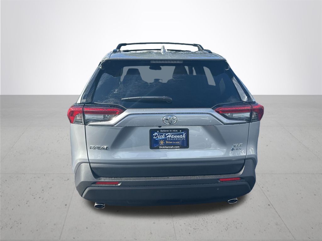 2025 Toyota RAV4 Hybrid XLE photo 8