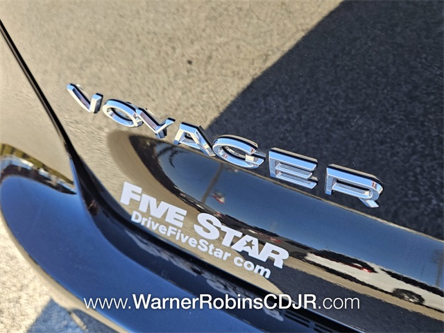 2025 Chrysler Voyager LX photo 11