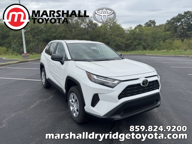 2025 Toyota RAV4 LE's photo