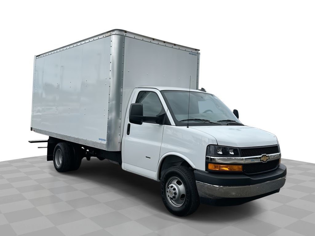 2024 Chevrolet Express Cutaway Base's photo