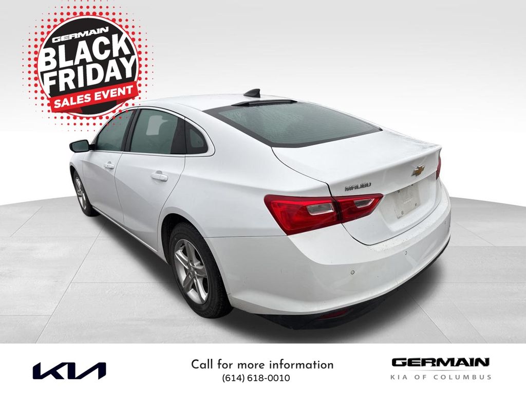 2022 Chevrolet Malibu LS photo 3