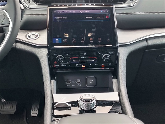 2025 Jeep Grand Cherokee Limited photo 13